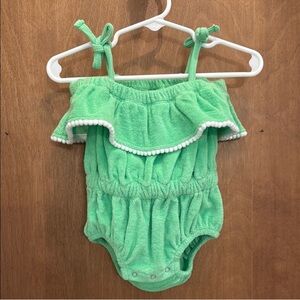 NWT Kate Quinn Tie Ruffle Off Shoulder
Bubble With Pom Poms